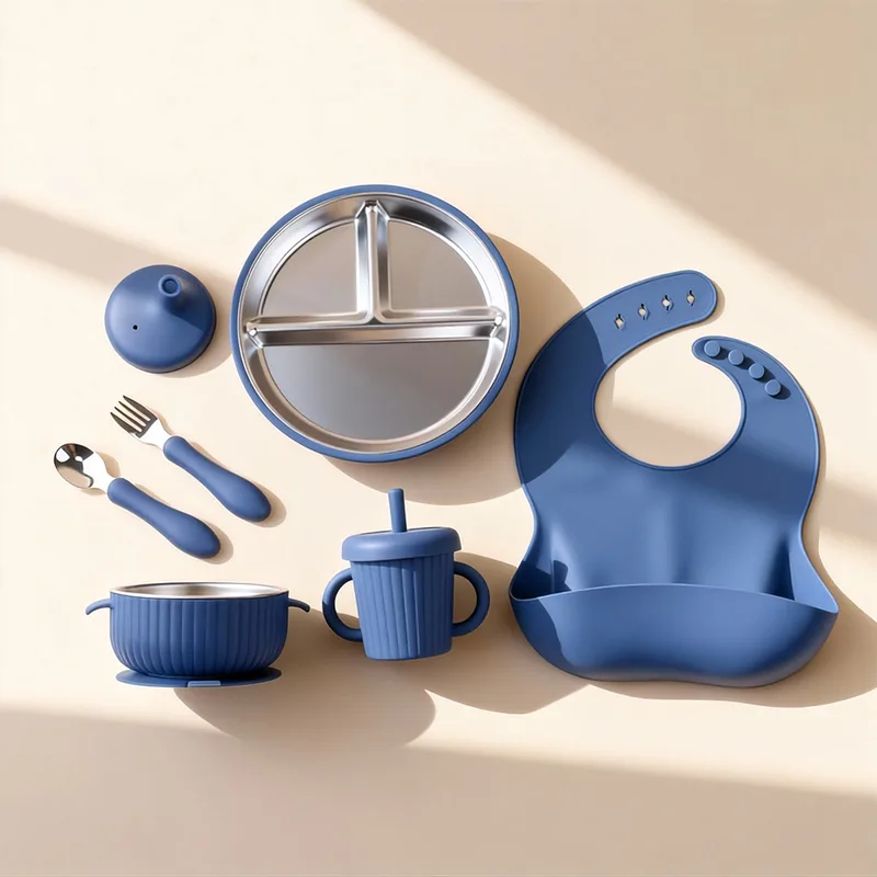 Custom silicone baby feeding set in blue